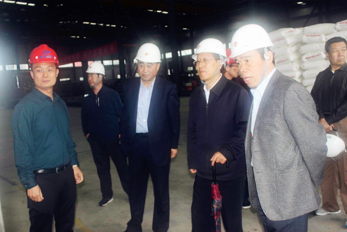 定西市政協(xié)主席陳尊鋒、市委常委、常務(wù)副市長陳曾勇 一行領(lǐng)導(dǎo)蒞臨我公司開展企業(yè)考察